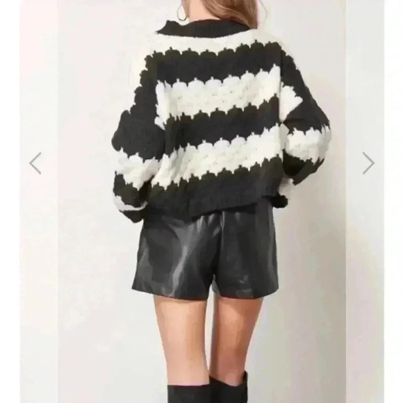 Line and dot faux leather high waisted shorts - Picture 4 of 12